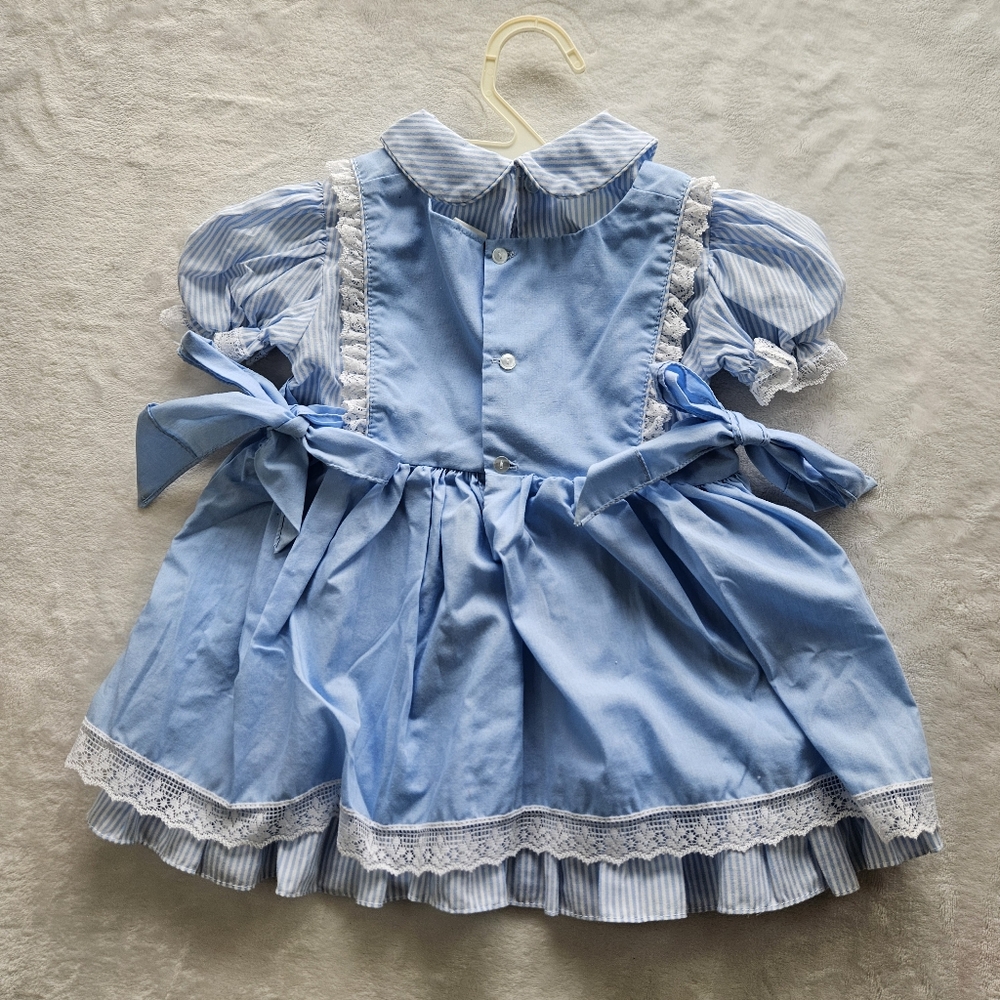 Vintage Fayette 2T Smocked Butterdly Dress w/ Ruffles, Collared, Apron Style - Picture 4 of 4
